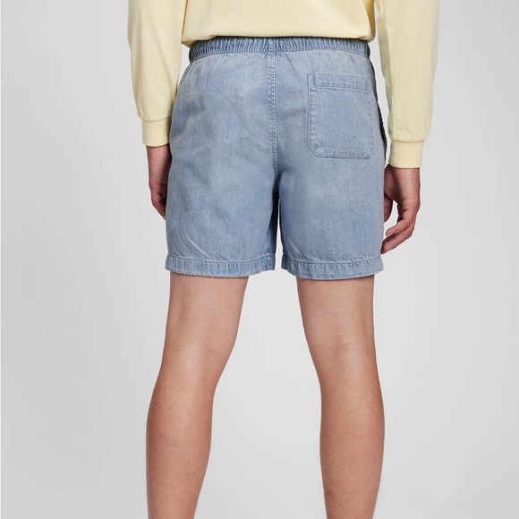 7" Easy Denim Shorts - GAP - Picture 2 of 4